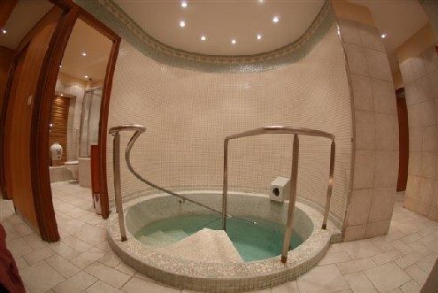 Mikvah 16 E — photo 1 of 5